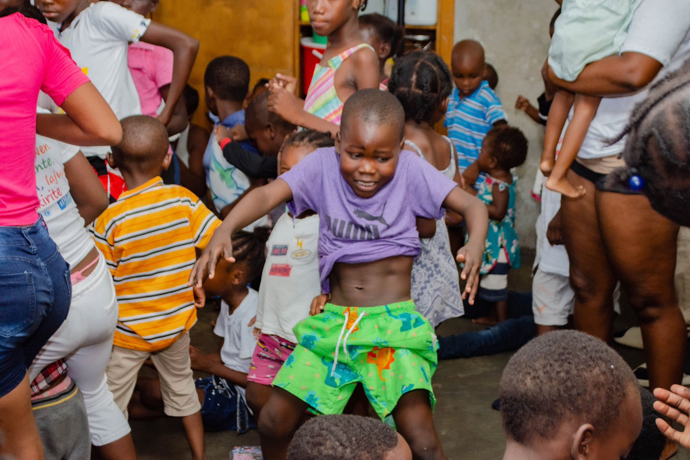 Sensibilisation aux défis spécifiques et appel à l'action pour la protection des enfants