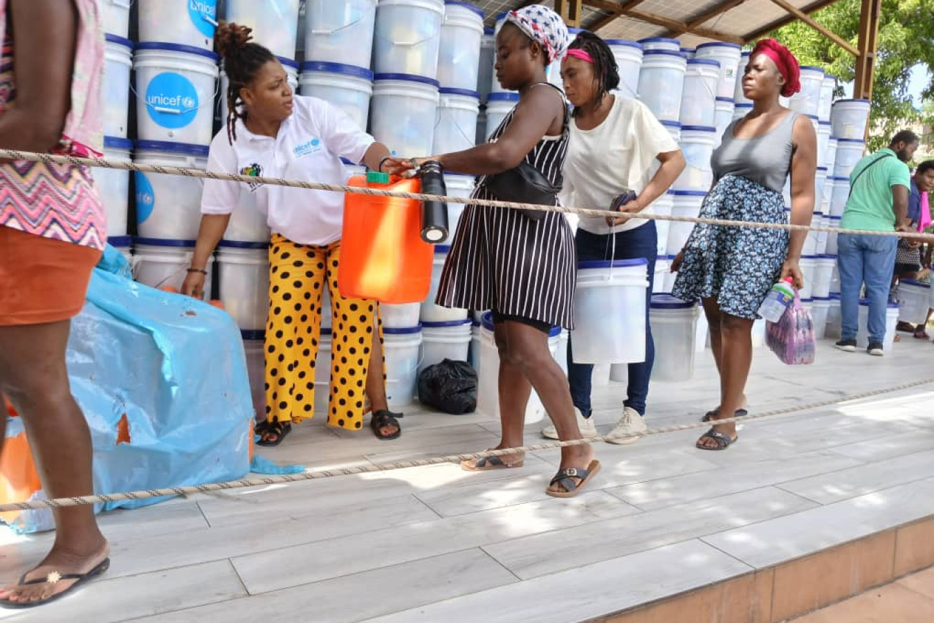 ORRAH et UNICEF Haiti dans le cadre de leurs réponses aux urgences humanitaires dans le pays #Haiti ont distribués 1846 #kits Hygiéniques aux PDIs sur le site MTPC dans les locaux des Sapeurs Pompiers de Delmas.