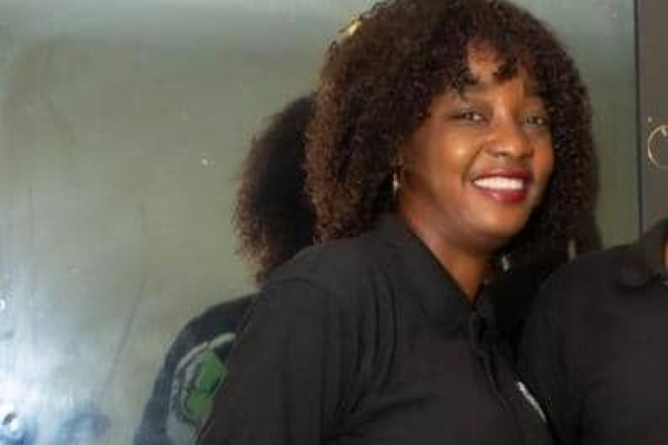 Joyeux anniversaire à Madame Midi Sherlyne