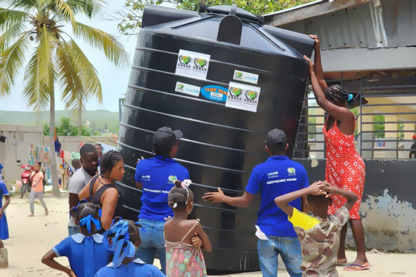 Parallèlement le technicien de construction a Installé un château de mille gallons sur le site  de chambeau.