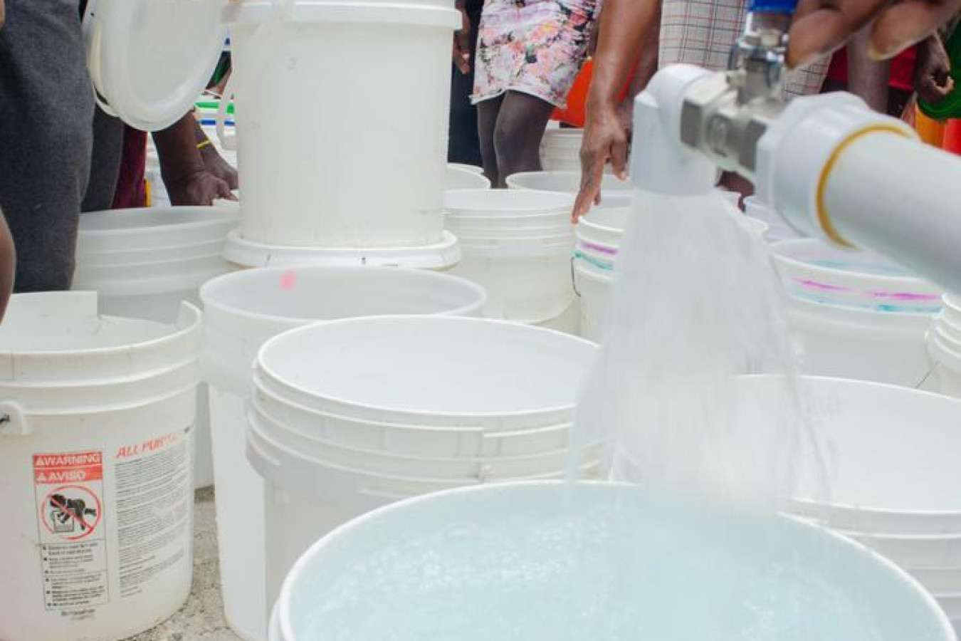 Sur les sites Solino 1&2, ORRAH en partenariat avec UNICEF Haiti à distribuer..